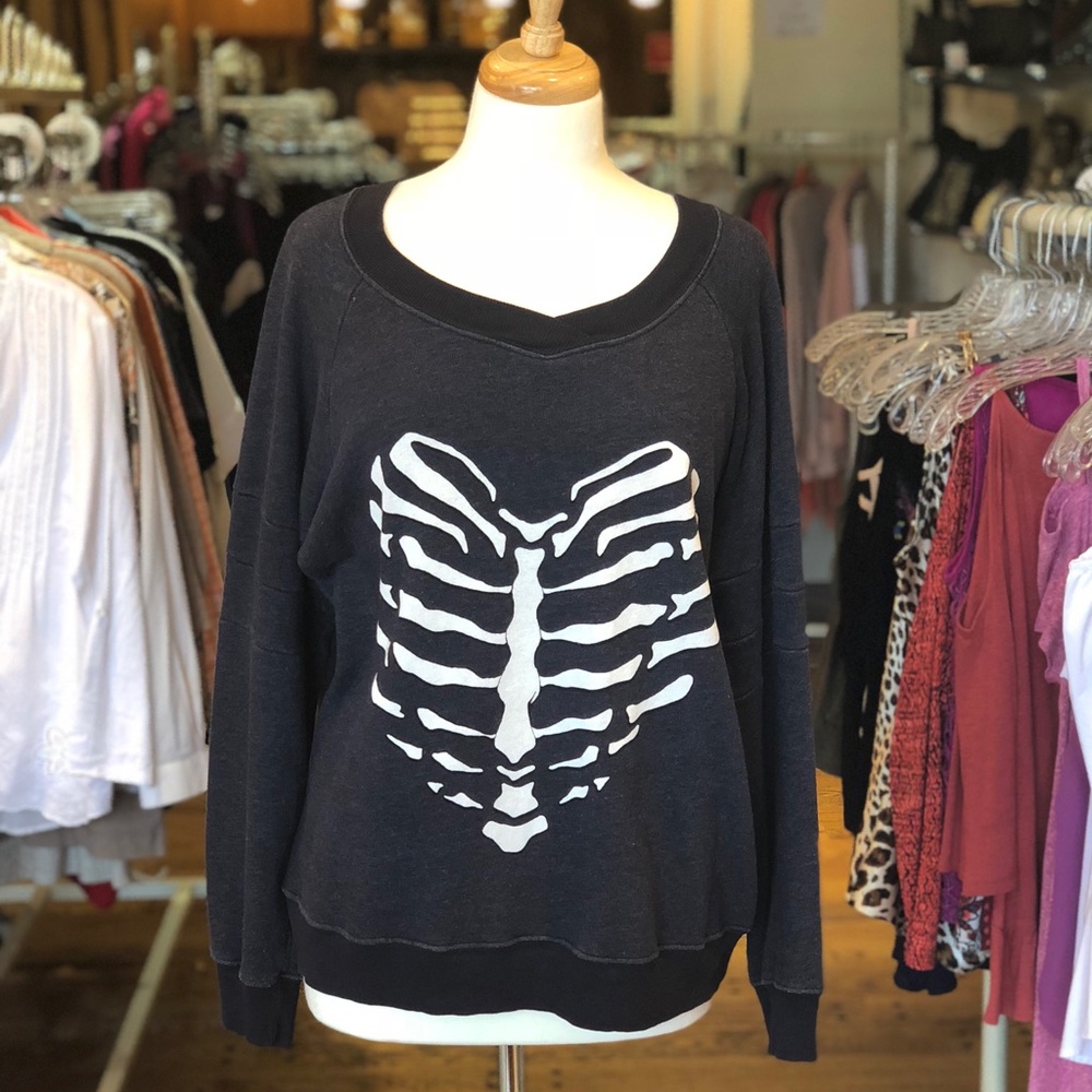 WILDFOX Sweatshirt Top Shirt Gray & White Print L